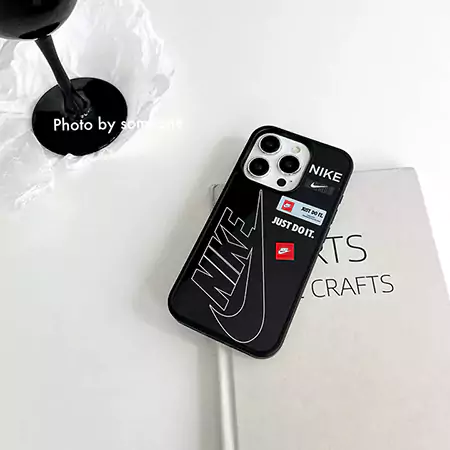アイフォーン17 ナイキ風 カバー 