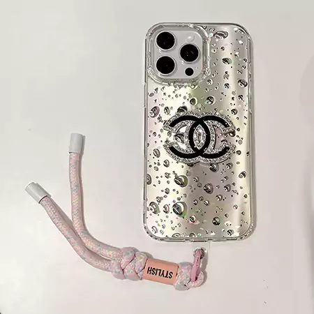 芸能人 アイフォン 15プロ max シャネル chanel ケース 