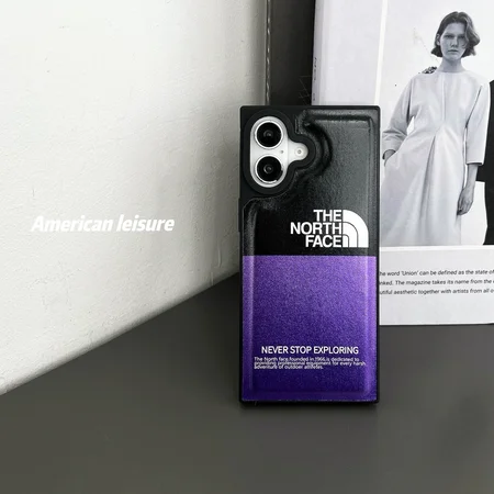 アイフォーン 15 ザ・ノース・フェイス風 カバー 
