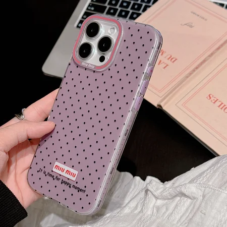 ハイブランド シャネル miumiu マゼンタ ブランドロゴiphone16ケース