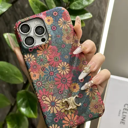 セリーヌ アイフォーン17pro カバー 