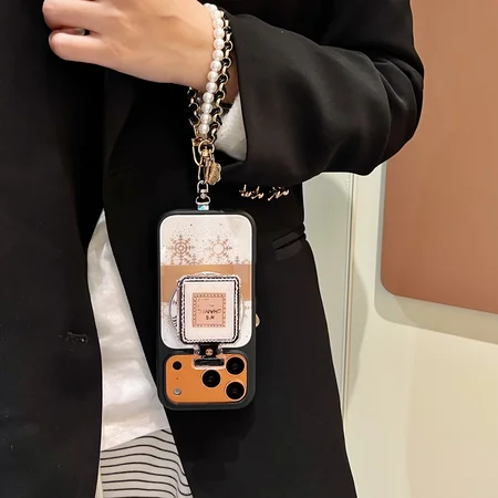 アイフォーン17pro シャネル風 カバー