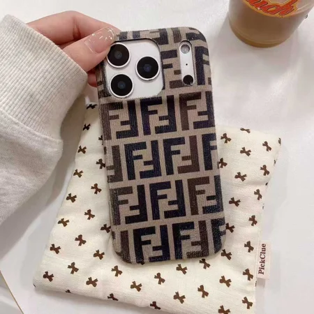 最新型 fendi アイフォーン17pro スマホケース 