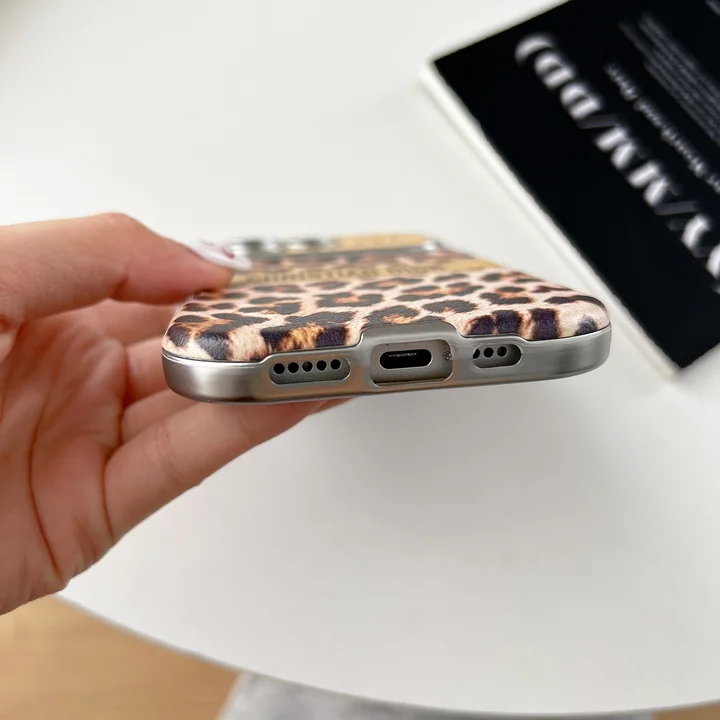 ブランド カバー アイフォーン 15プラス ディオール風 